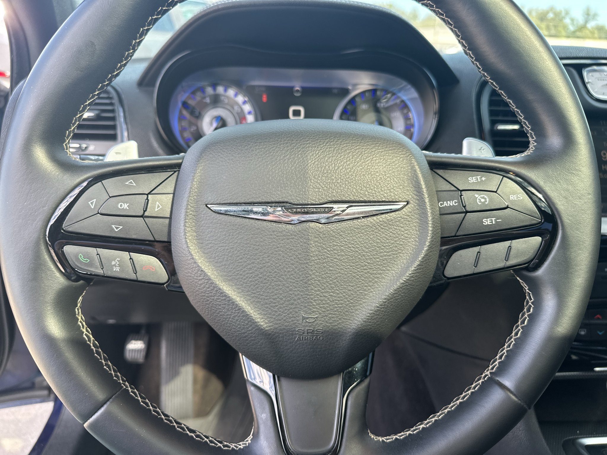 Used 2016 Jazz Blue Pearlcoat Chrysler Base image 16