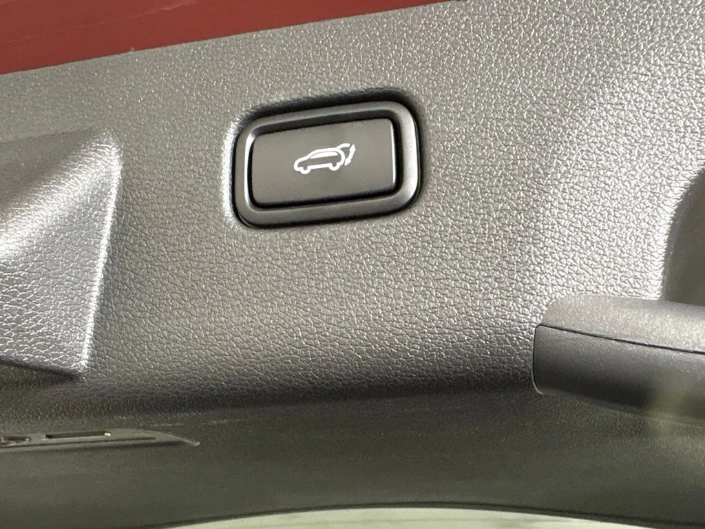 Used 2025 Red Kia X-Line image 22
