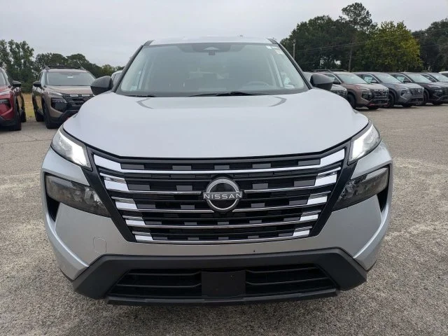 Used 2024 Silver Nissan S image 9