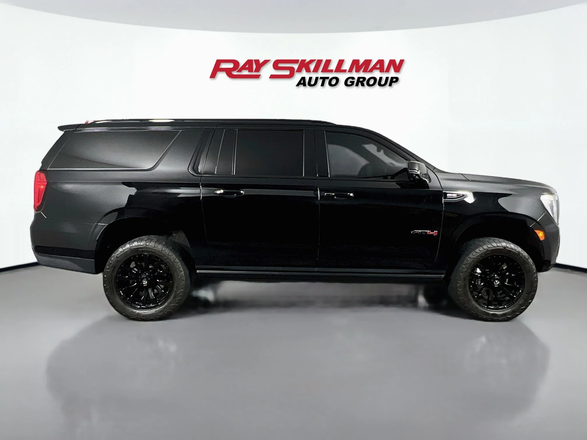 Used 2023 Onyx Black GMC AT4 image 8