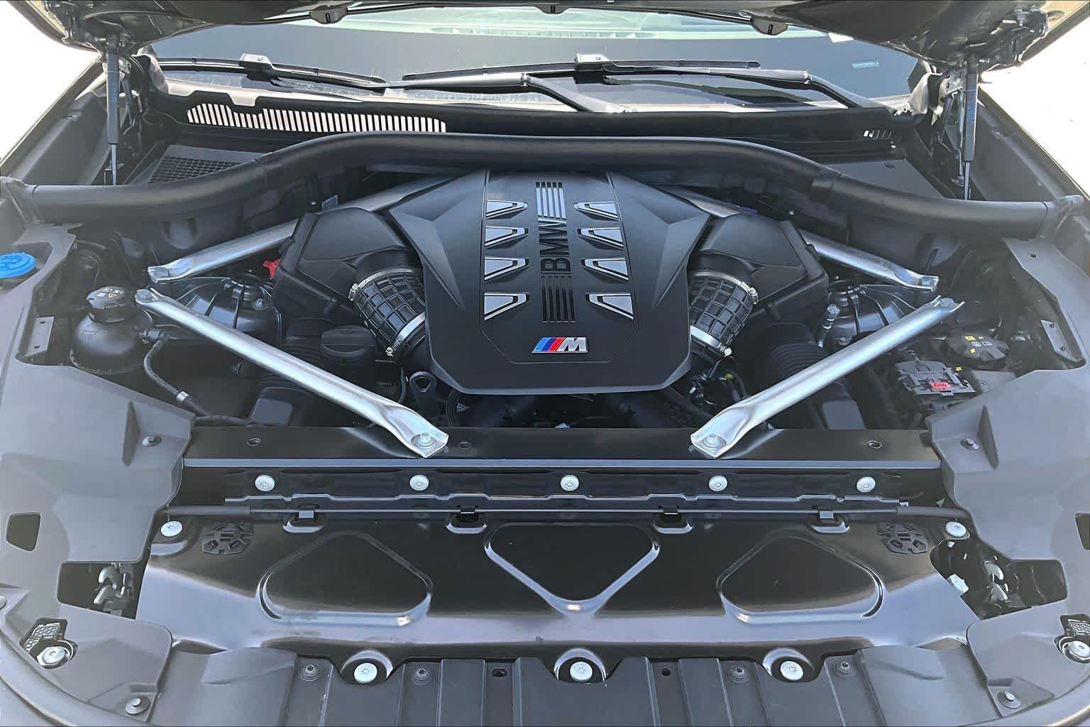 Used 2024 Skyscraper Grey Metallic BMW M60i image 30