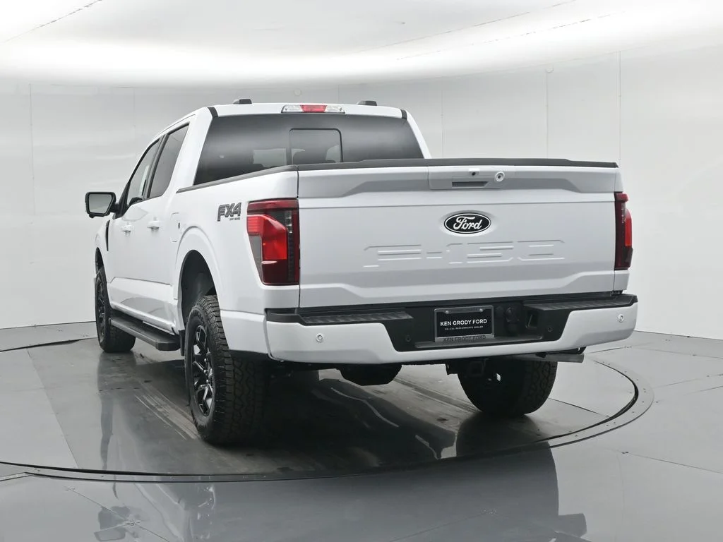 New 2026 Oxford White Ford XLT image 29