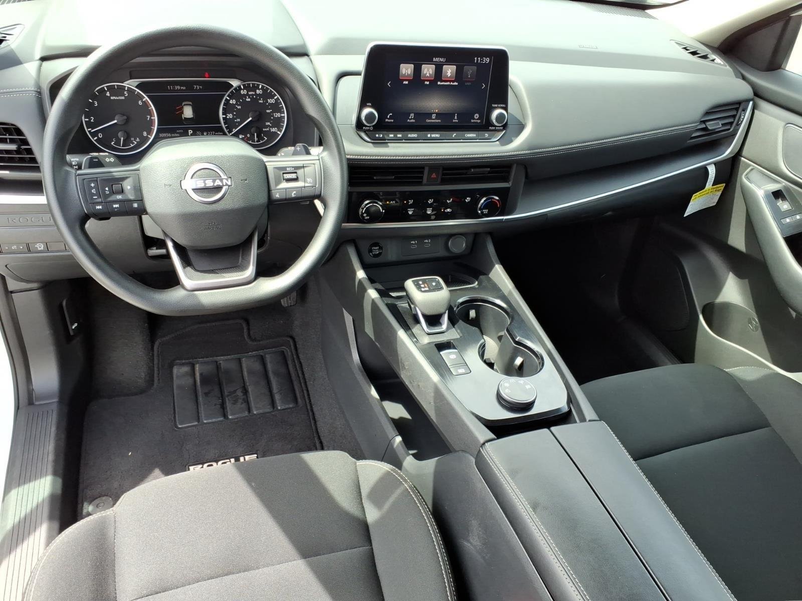 Used 2025 Glacier White Nissan S image 19