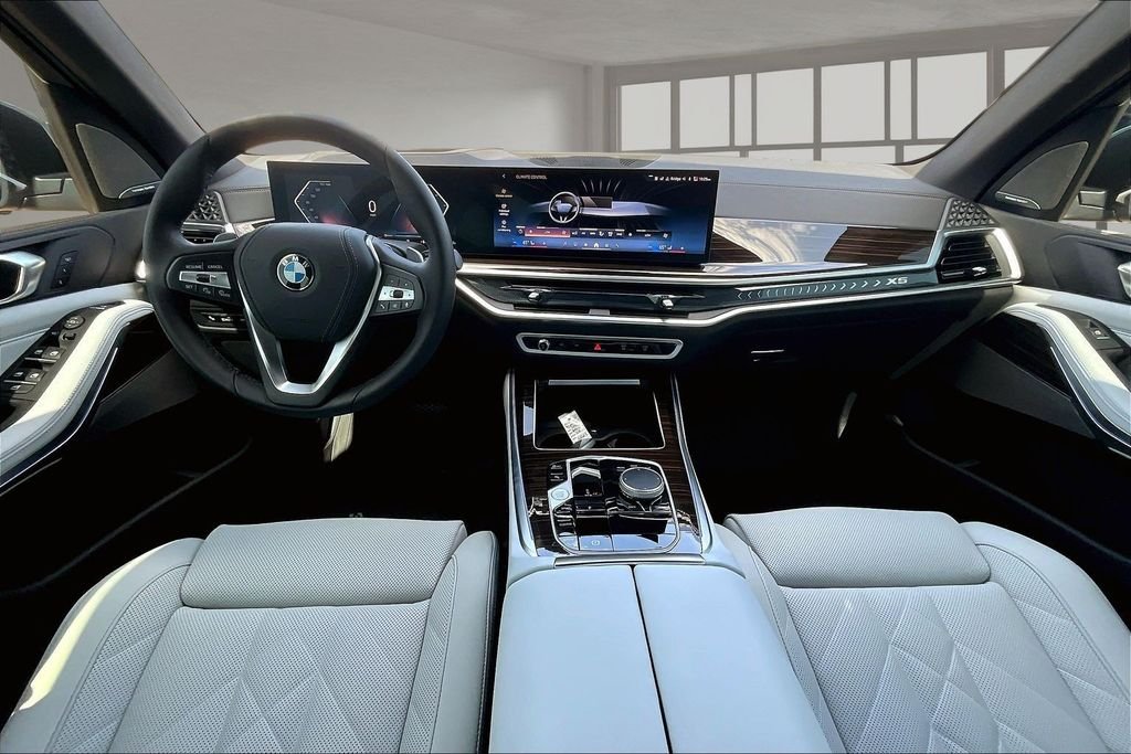Used 2026 Gray BMW sDrive40i image 15