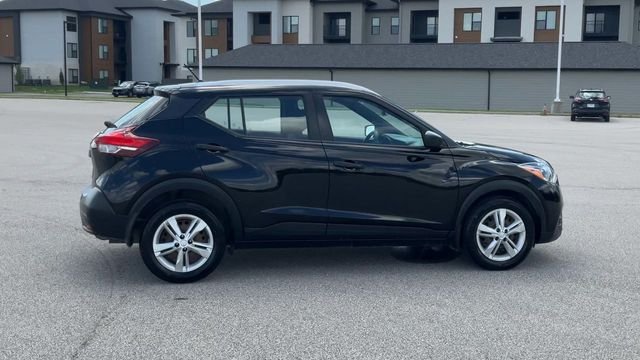 Used 2018 Super Black Nissan S image 9