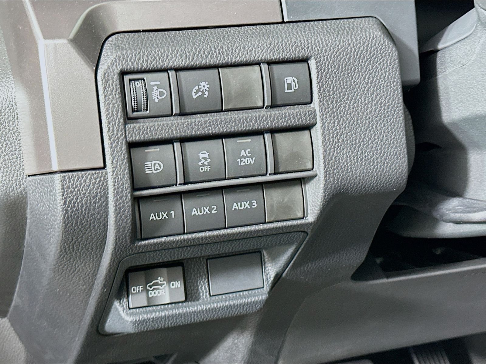 2025 Toyota Tacoma TRD Off Road - Photo 10