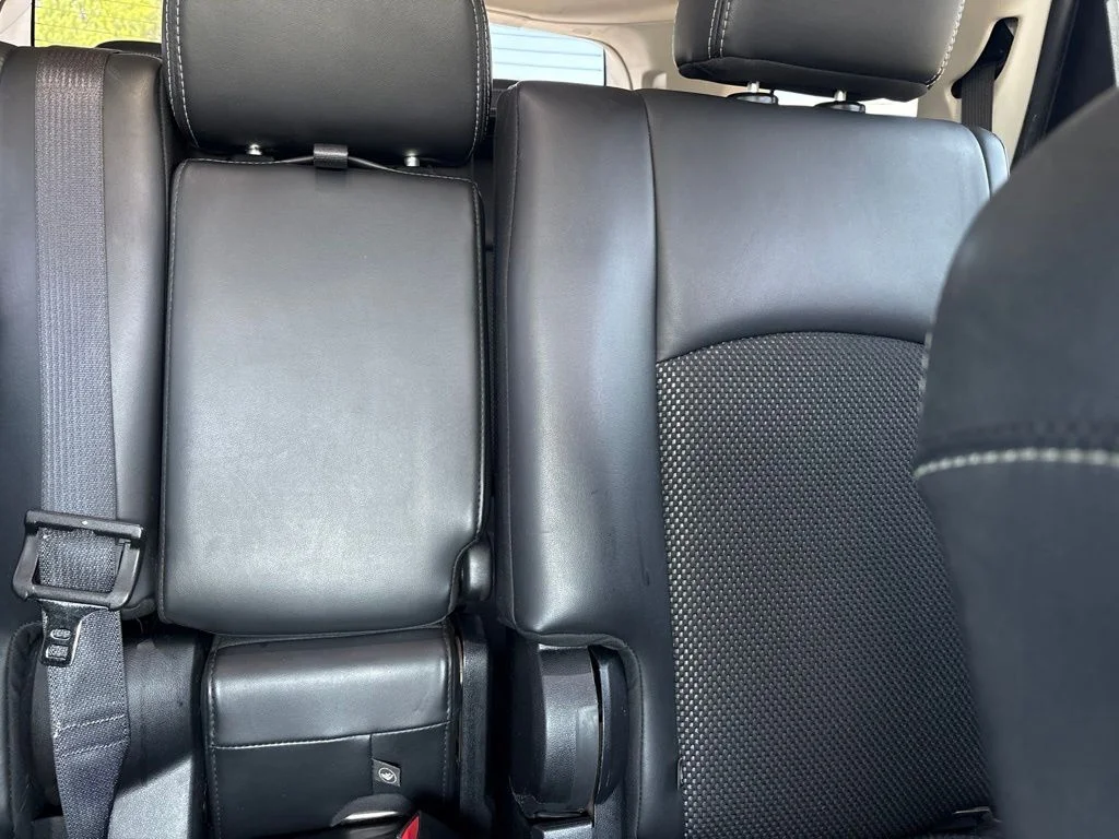 Used 2015 White Dodge Crossroad image 13