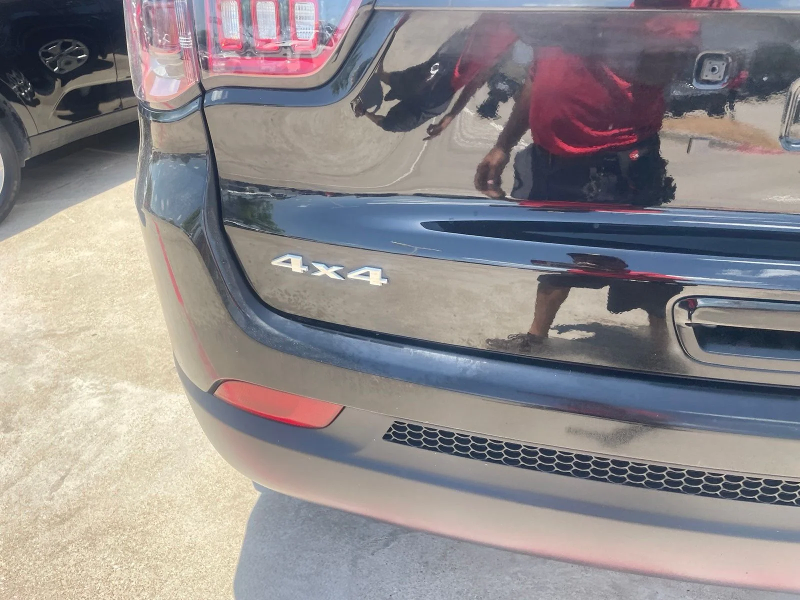 Used 2025 Black Jeep Latitude image 12