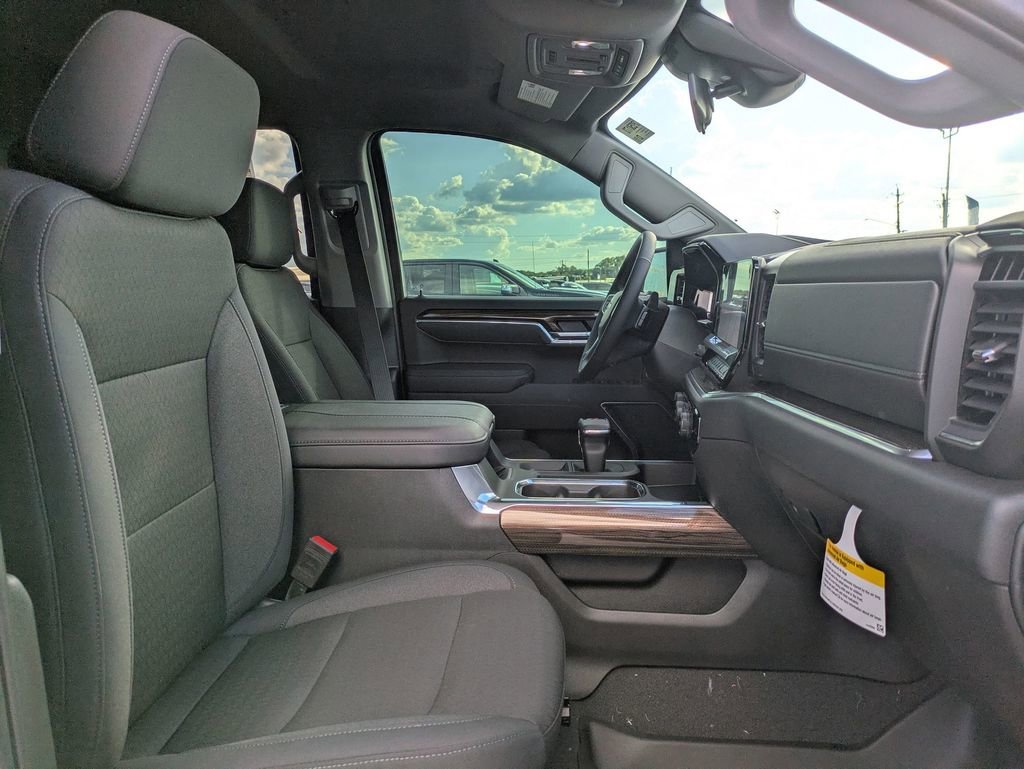 2025 Chevrolet Silverado 1500 LT - Photo 33