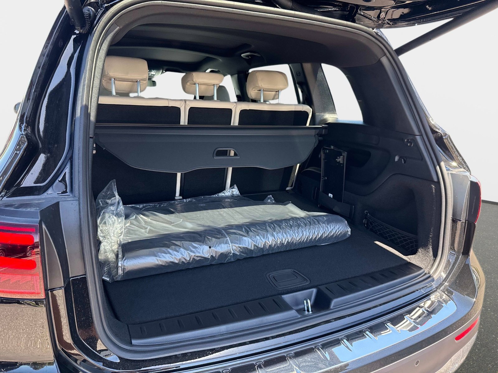 New 2026 Black Mercedes-Benz 250 4MATIC® SUV image 9