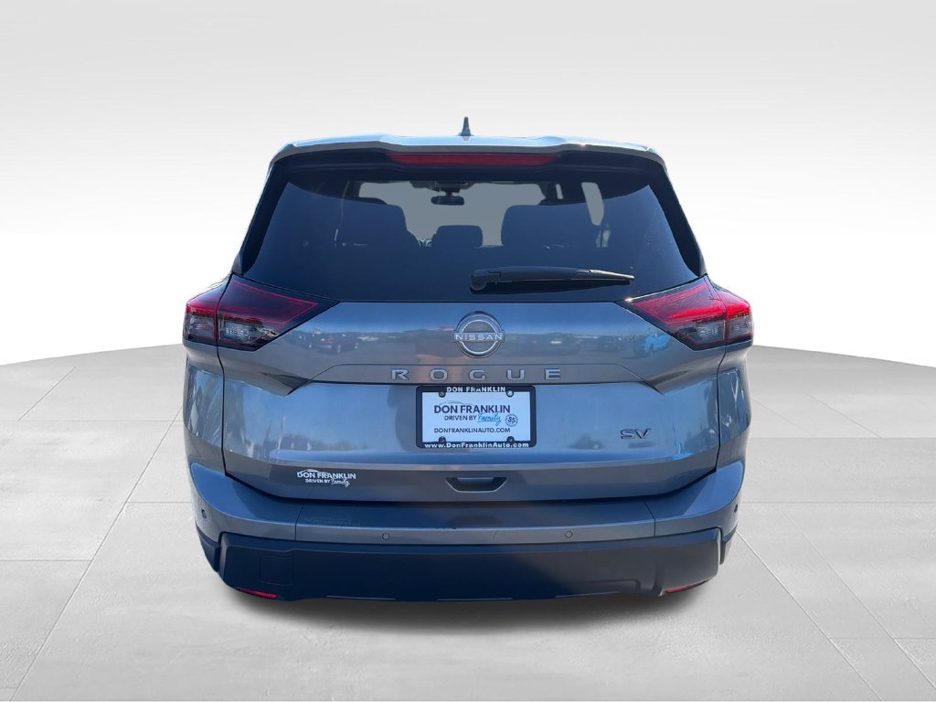 Used 2024 Gray Nissan SV image 4