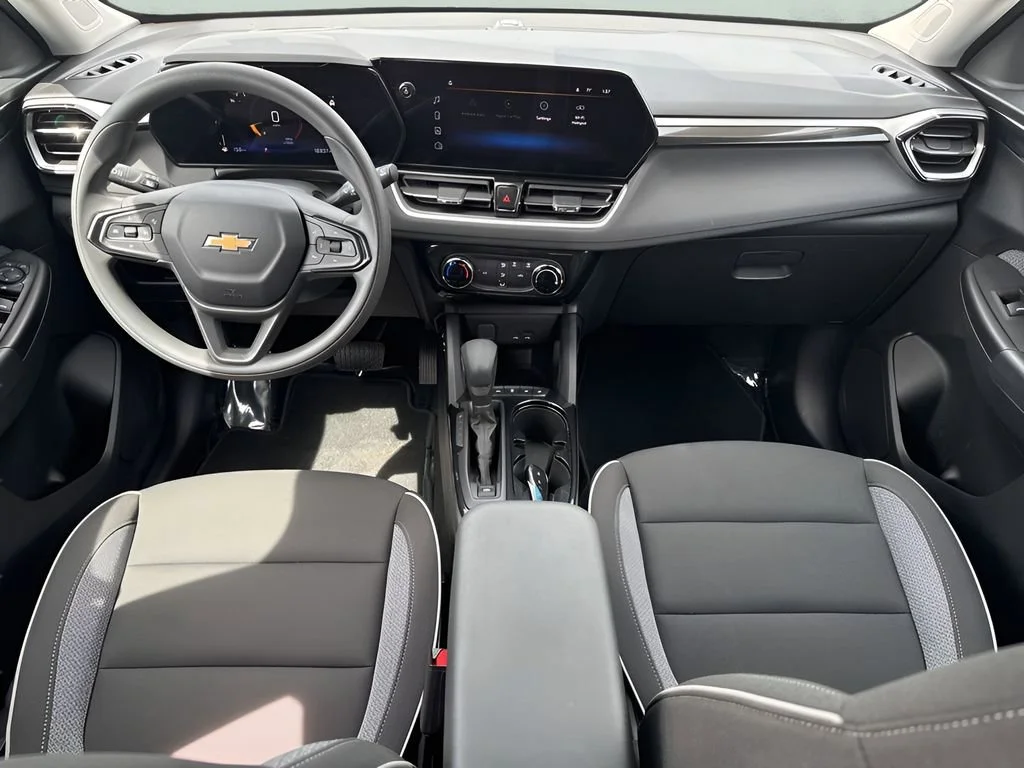 Used 2025 Summit White Chevrolet LT image 13