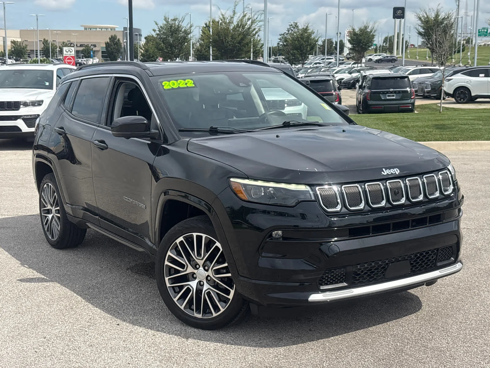 Used 2022 Jeep Compass Limited with VIN 3C4NJDCB0NT193686 for sale in Kansas City
