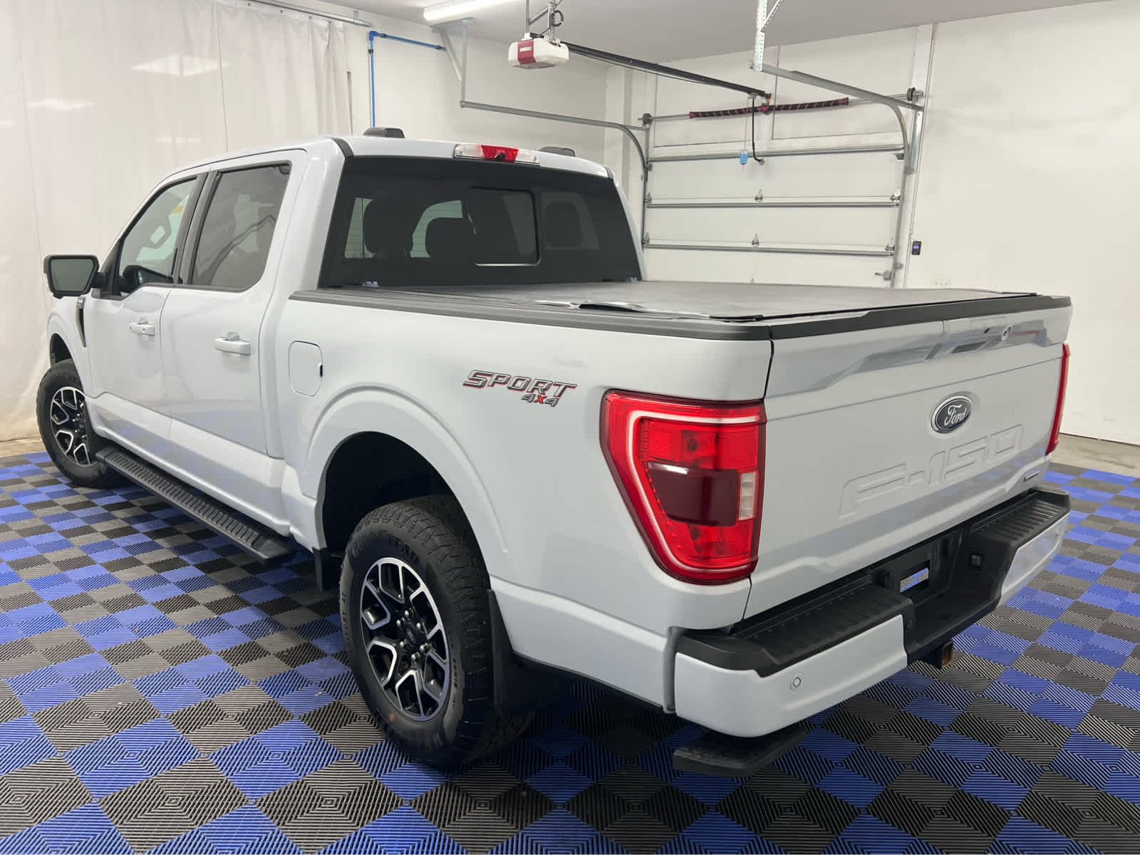 Used 2022 Space White Metallic Ford XLT image 5