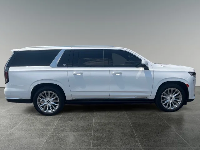 Used 2021 CRYSTAL WHITE TRICOAT Cadillac Premium Luxury image 6