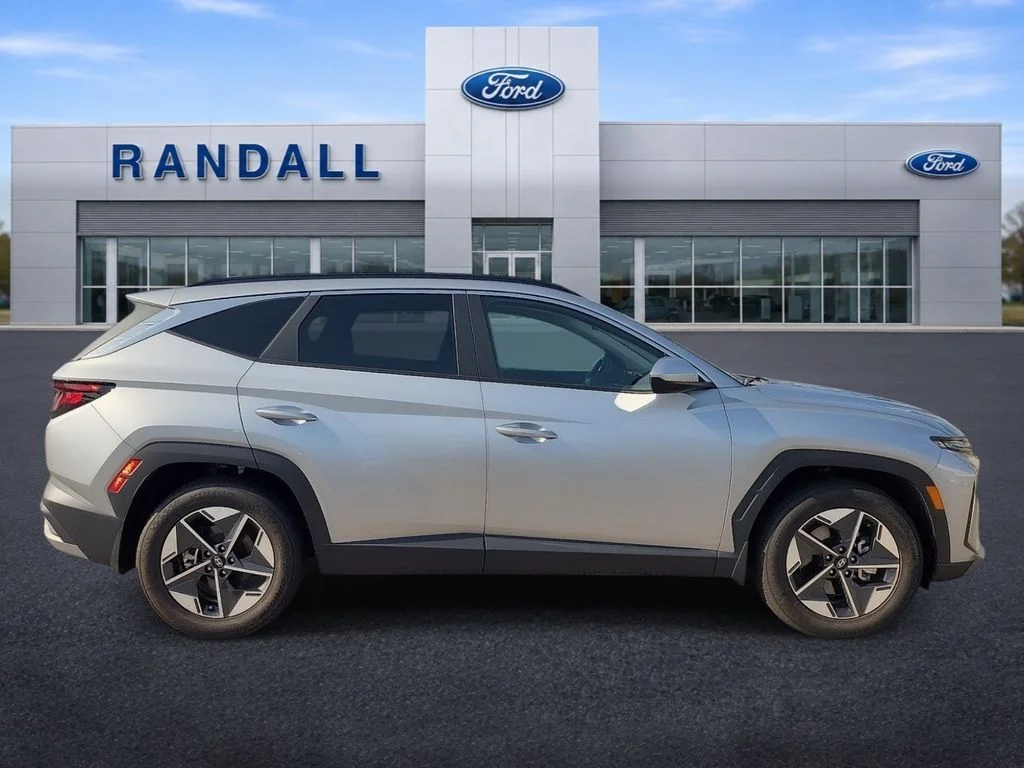 Used 2025 Shimmering Silver Hyundai SEL image 6