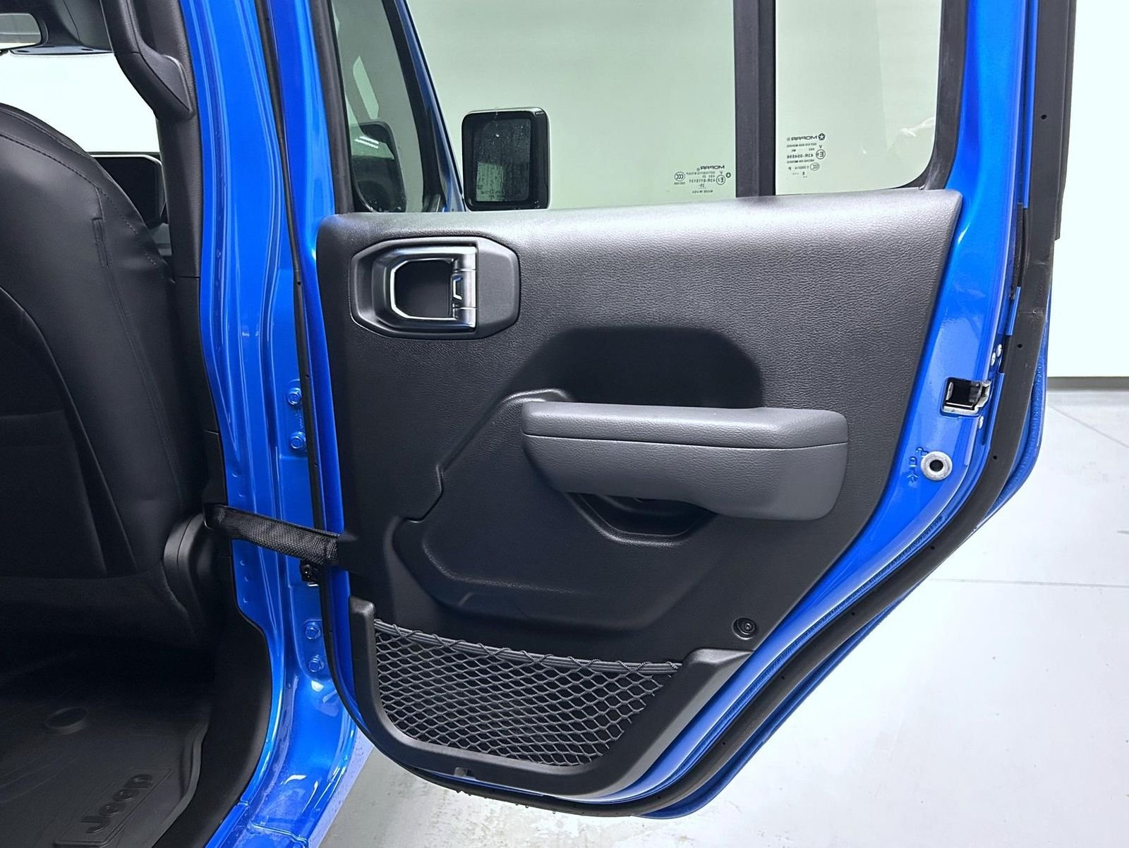 New 2026 Hydro Blue Pearl-Coat Exterior Paint Jeep Sport S image 17