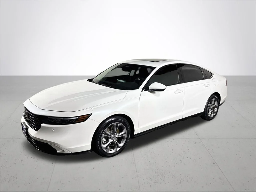 Used 2024 White Honda EX-L image 2