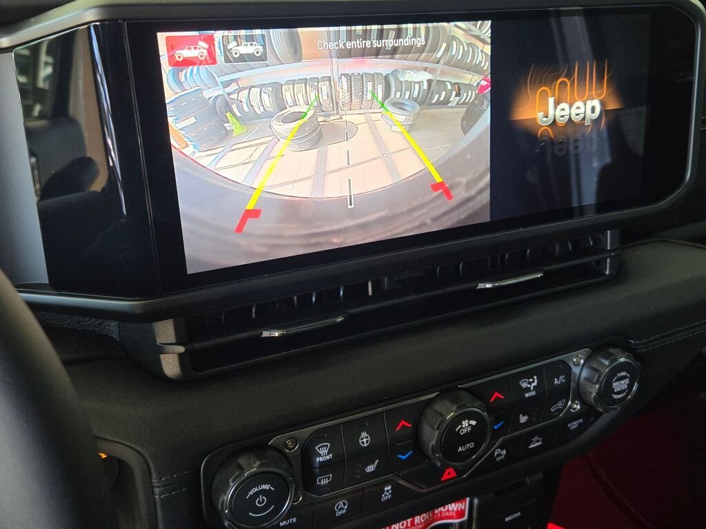 2026 Jeep Wrangler 4-Door Sahara - Photo 26