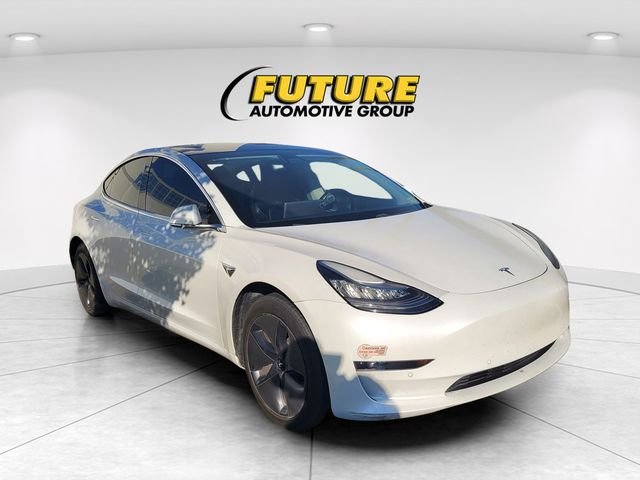 Used 2020  Tesla  image 1