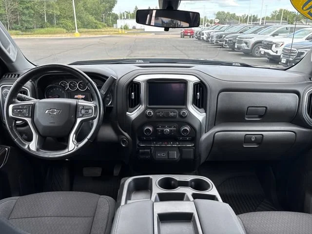 Used 2020 BLACK Chevrolet RST image 15