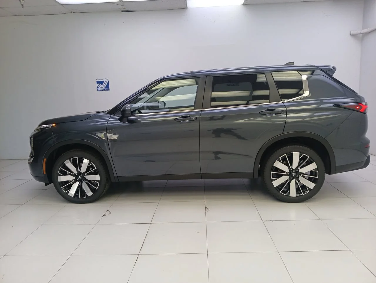 New 2026 Graphite Gray Mitsubishi ES image 5