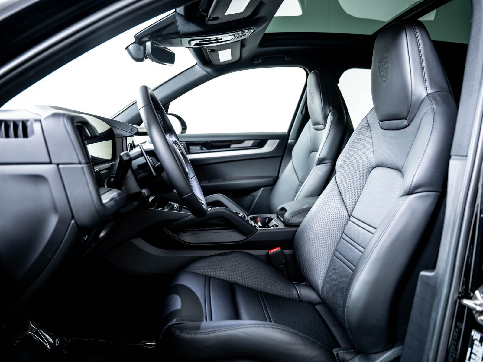 New 2026 CHROMITE BLACK Porsche E-Hybrid image 5