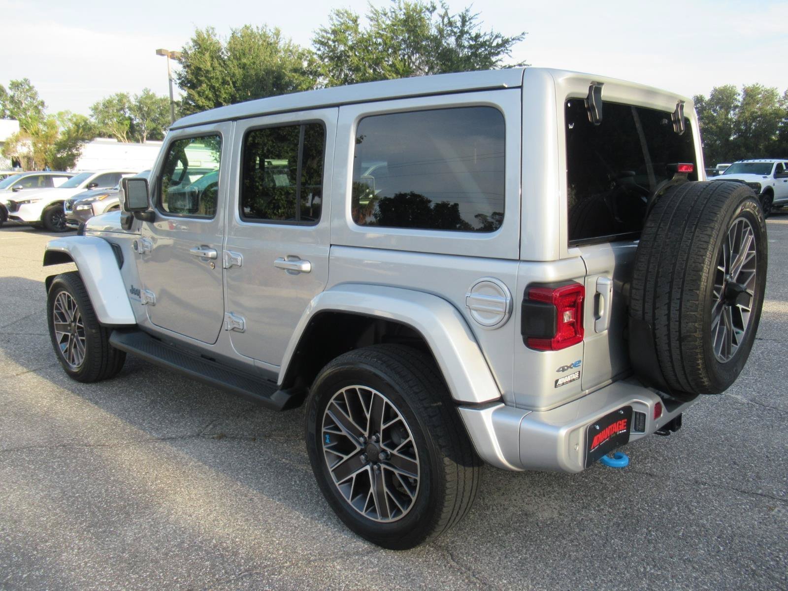 Used 2023 Silver Jeep High Altitude 4xe image 5