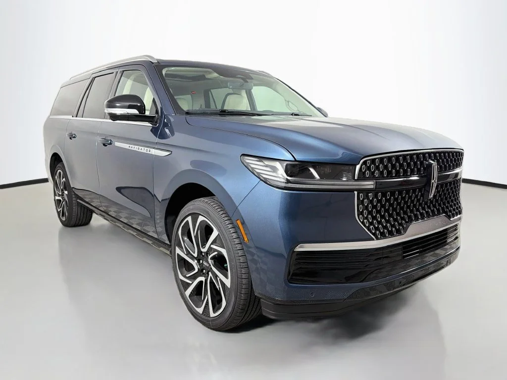 New 2027 Blue Lincoln Reserve image 3