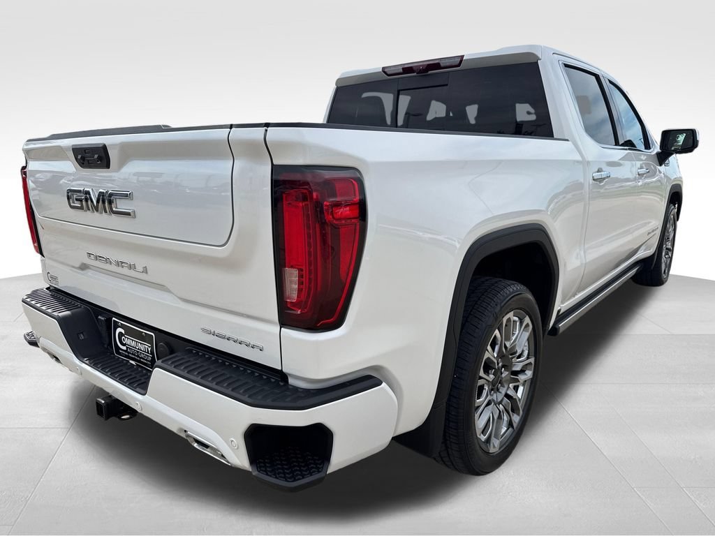 Used 2024 White Frost Tricoat GMC Denali Ultimate image 8