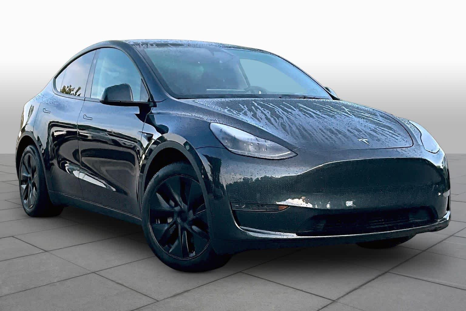 Pre-Owned 2024 Tesla Model Y