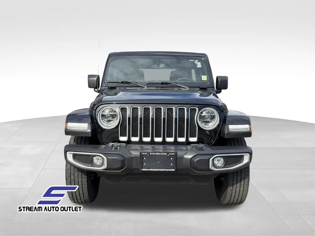Used 2022 Black Jeep Unlimited Sahara image 2