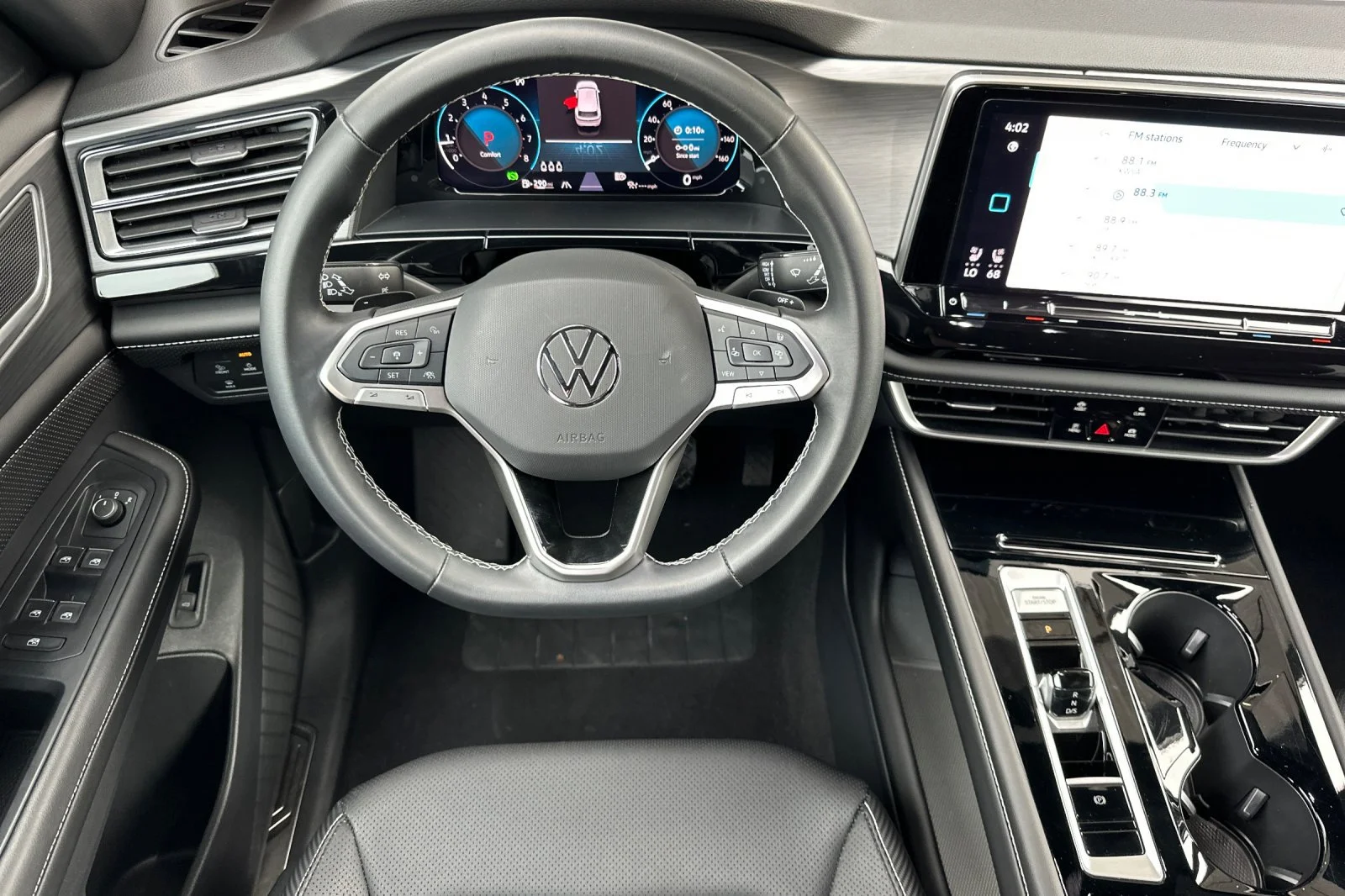 Used 2026  Volkswagen SE w/Technology image 15