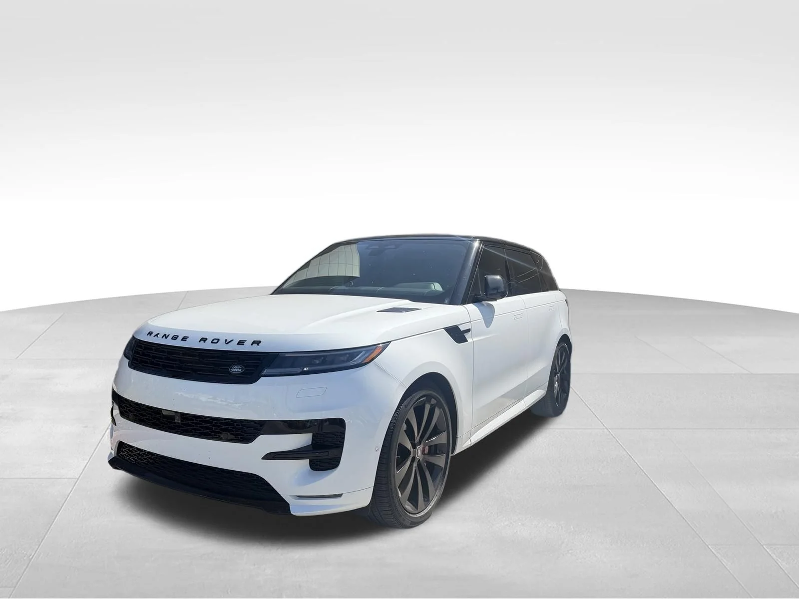 Used 2025 Beige Land Rover Dynamic SE image 1
