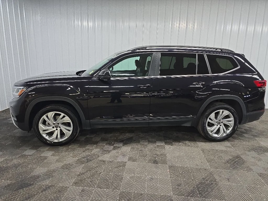Used 2023 Black Volkswagen 3.6L V6 SE w/Technology image 5