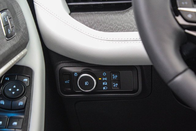 New 2027 Star White Metallic Tri-Coat Ford Platinum™ image 15