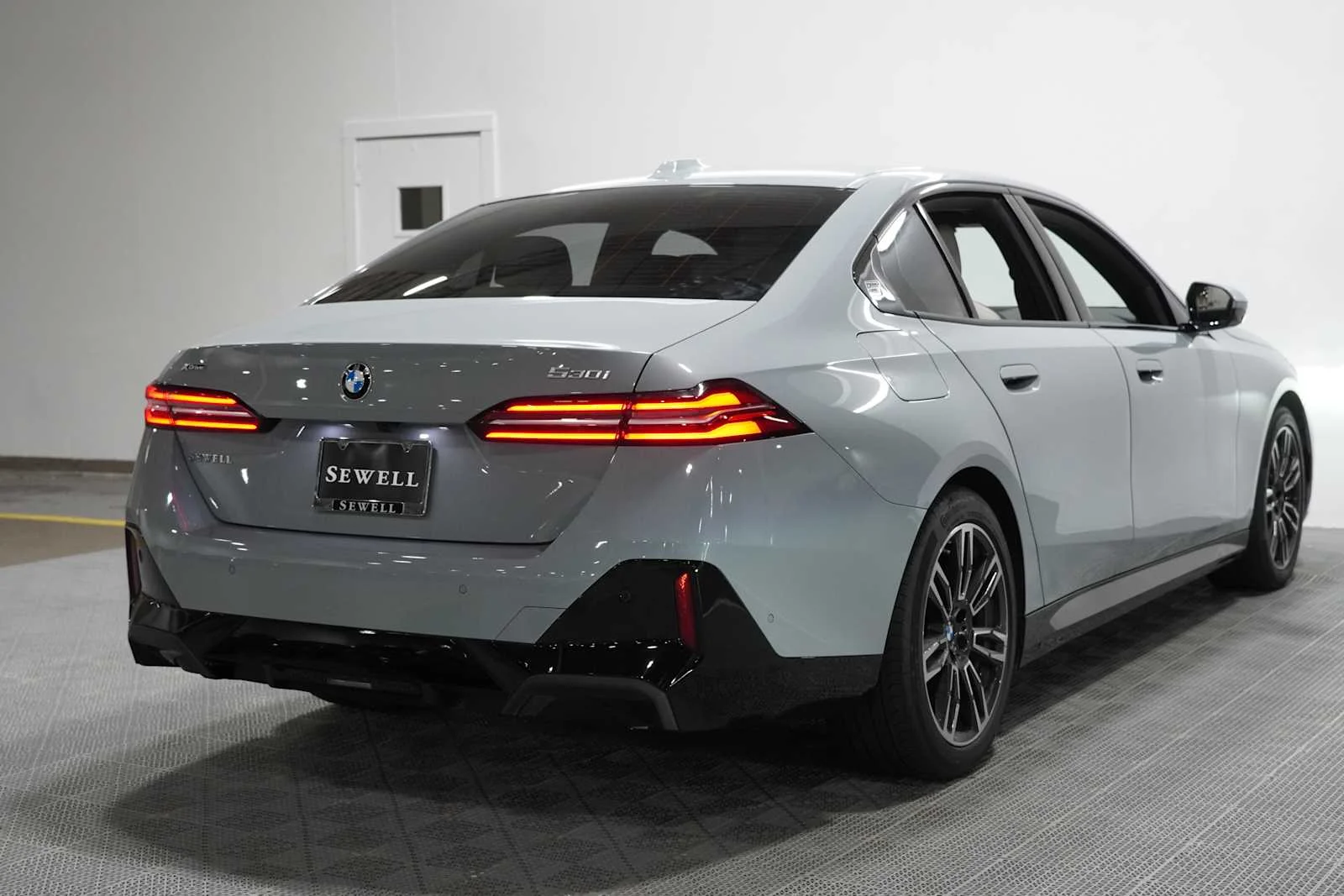 Used 2026 Brooklyn Grey Metallic BMW 530i xDrive image 4