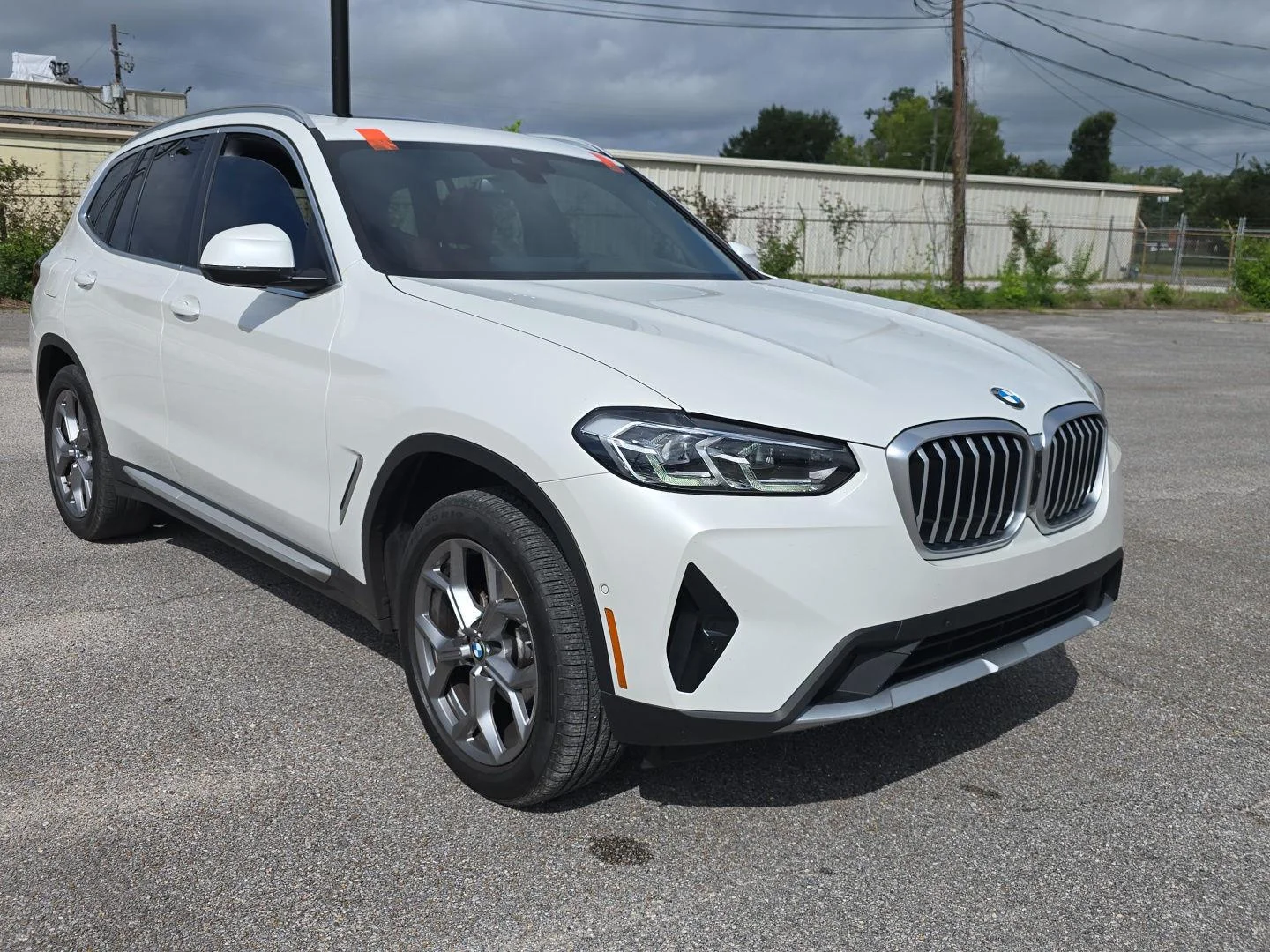 Used 2024 Mineral White Metallic BMW sDrive30i image 1