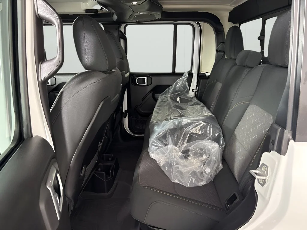 Used 2025 White Jeep Mojave 4x4 image 26