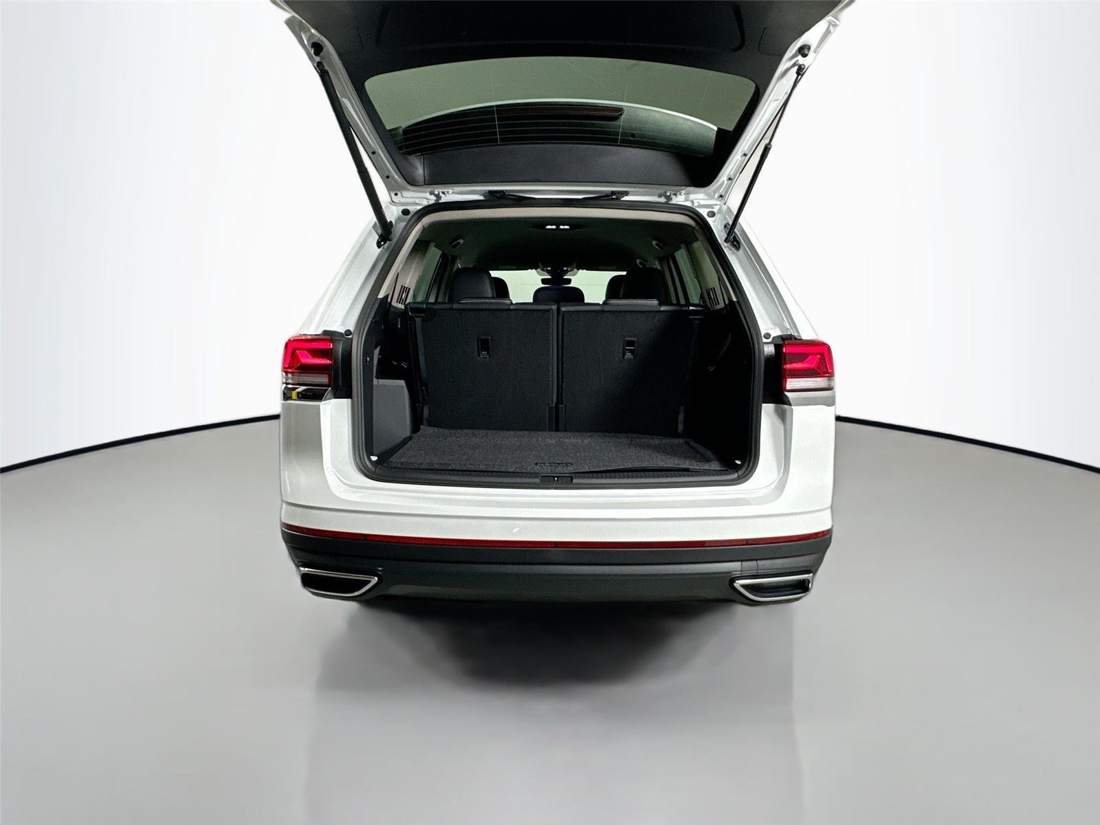 New 2026 Opal White Pearl Volkswagen 2.0T SE image 24