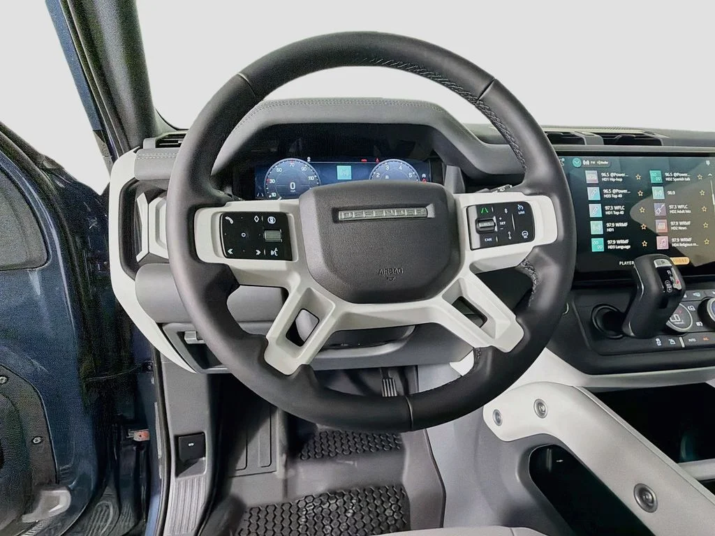 New 2026 Tasman Blue Land Rover X-Dynamic SE image 11