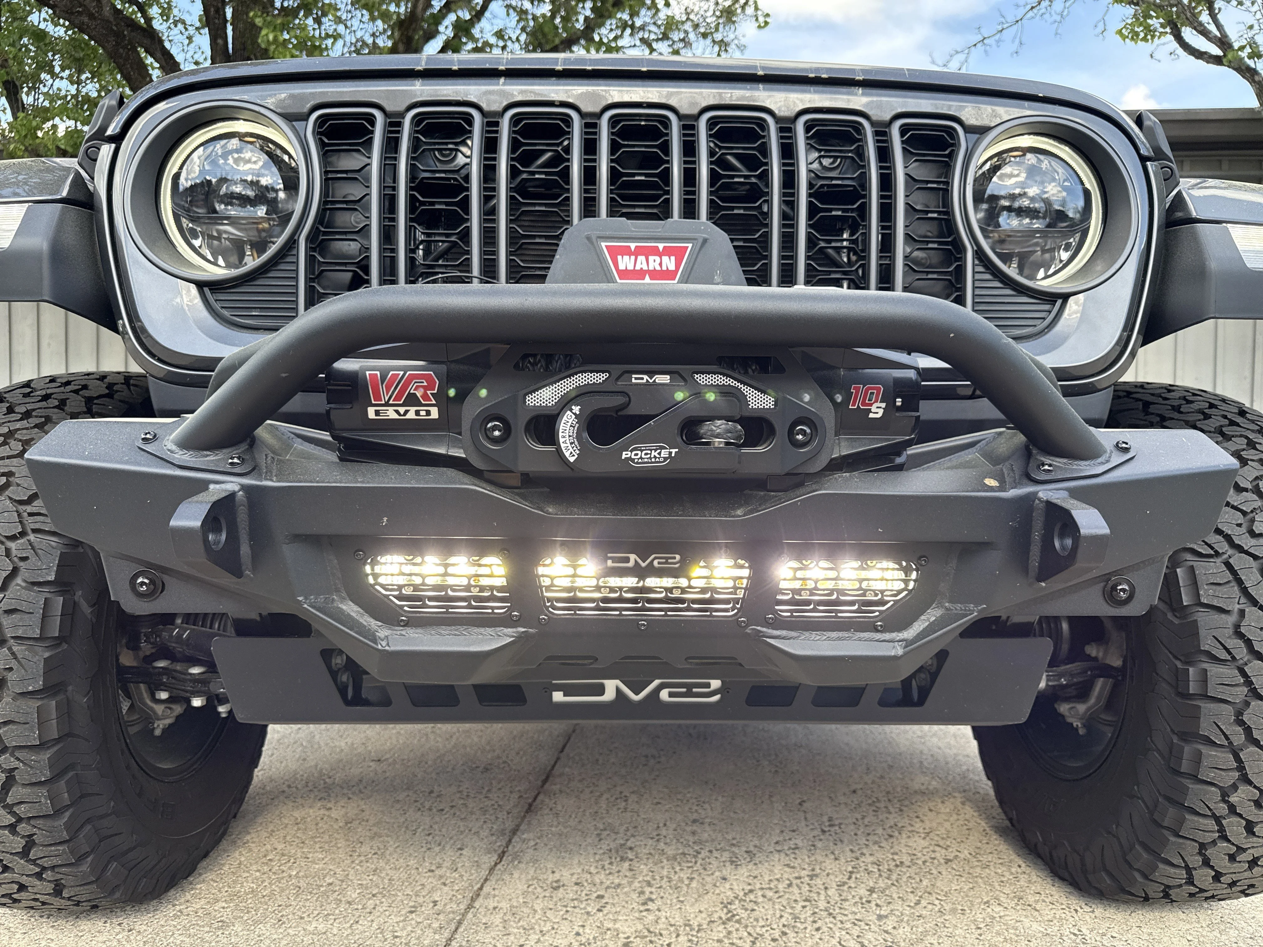 New 2026 Granite Crystal Metallic Clearcoat Jeep Rubicon image 34