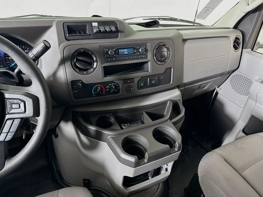 New 2026 Oxford White Ford E-350 SRW image 21