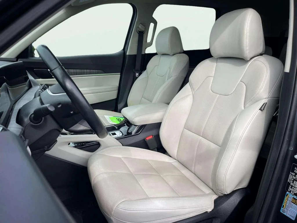 Certified Used 2024 Gravity Gray Kia EX image 25