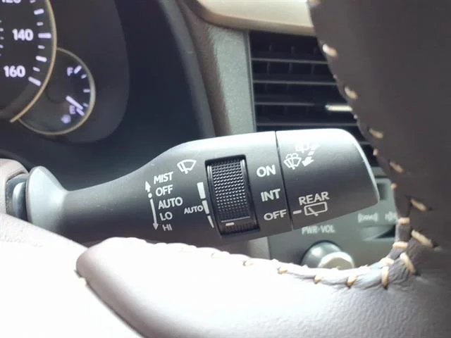 Used 2019 Satin Cashmere Metallic Lexus Base image 27
