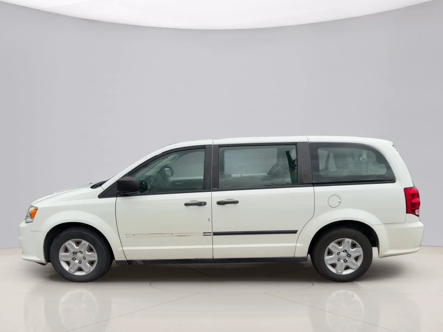 Used 2013 White Dodge SE image 2