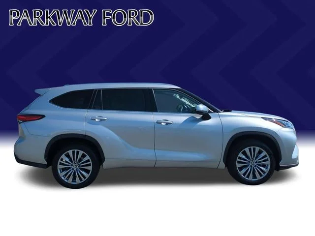 Used 2023 Silver Toyota Platinum image 6