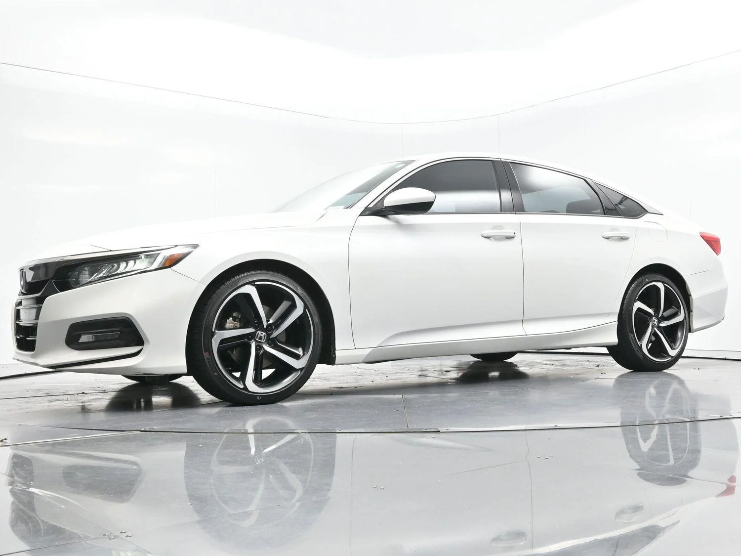 Used 2018 Platinum White Pearl Honda Sport image 43