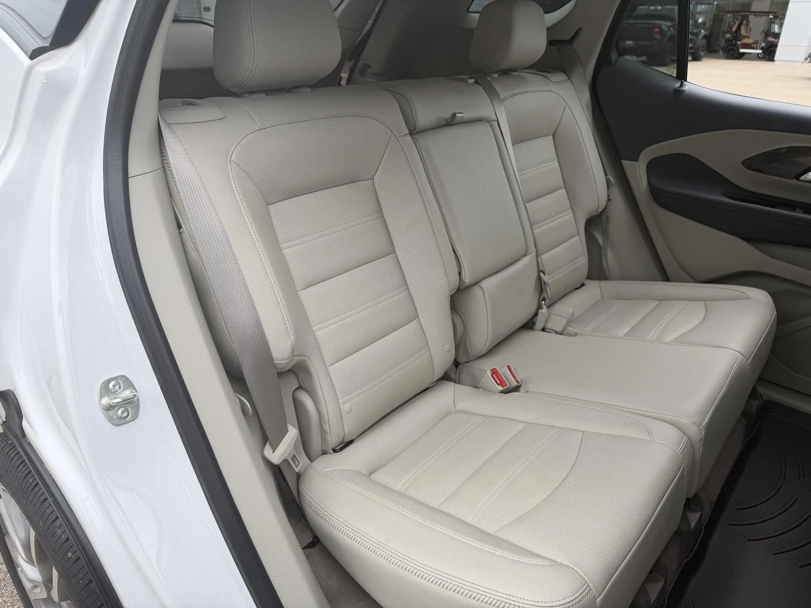 Used 2024 Summit White GMC Denali image 19