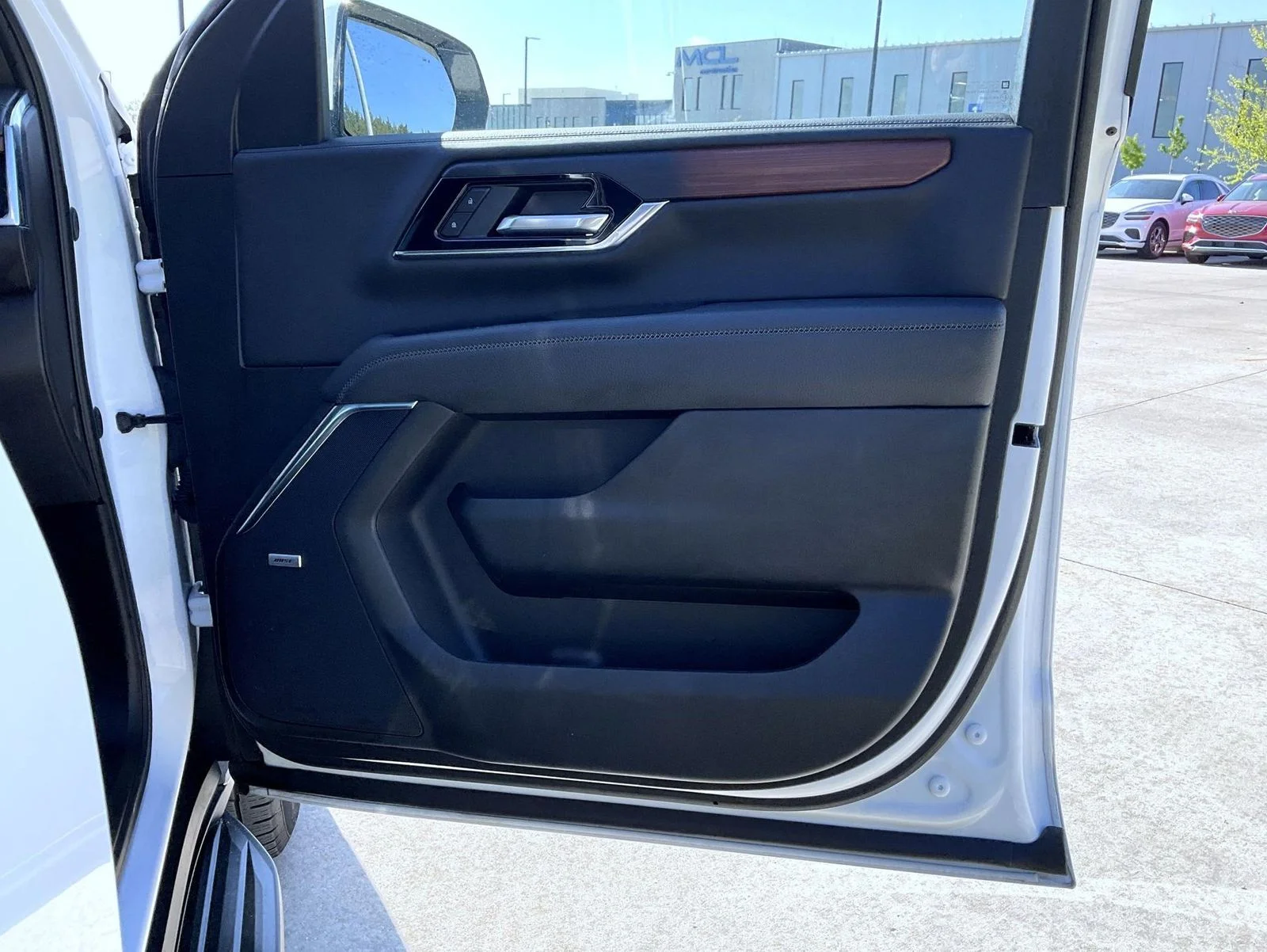 Used 2025 White GMC Denali image 16